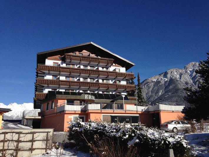 Hôtel pour 3 personnes, avec vue ainsi que jardin et balcon