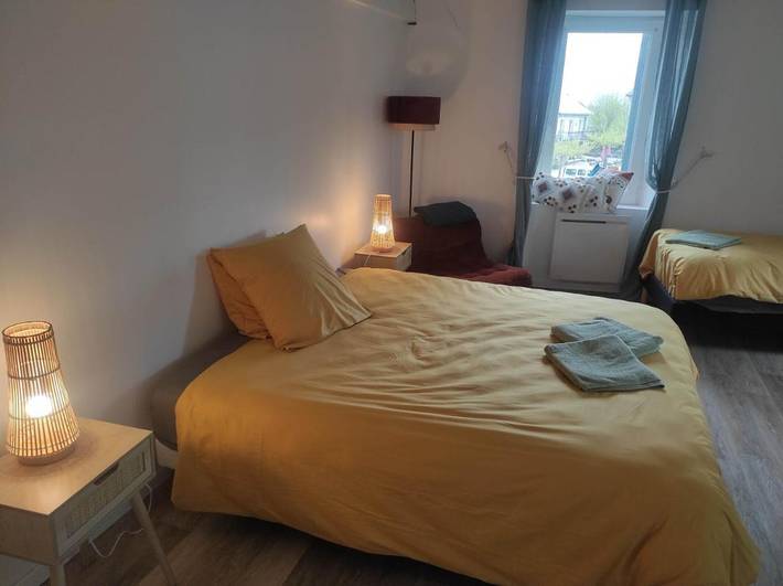 Chambre d’hôte pour 3 personnes, avec Terrasse et Jardin