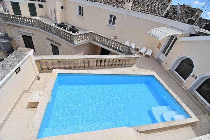 B&b per 2 persone, con terrazza e idromassaggio nonché piscina, con animali domestici in Gravina in Puglia
