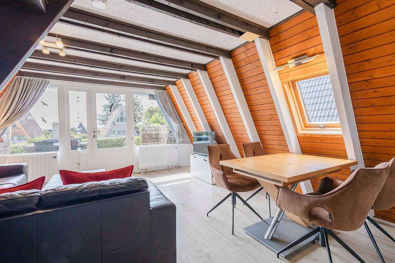 Nurdach-Haus (Typ 7) in Immenstaad am Bodensee, Region Bodensee-Oberschwaben