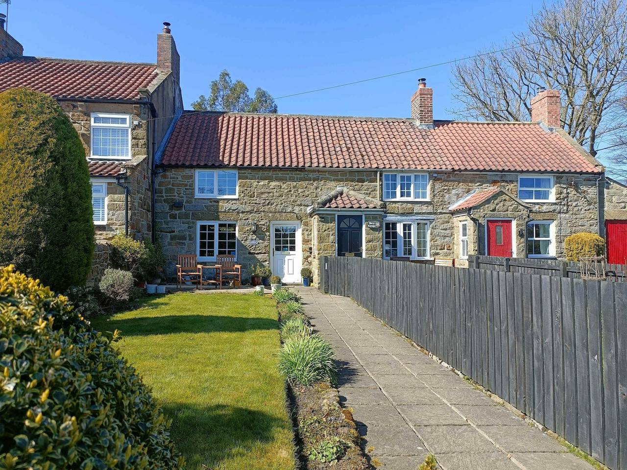 Host Stay Honeysuckle Cottage in North York Moors National Park