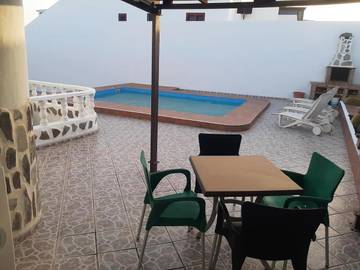 Gîte pour 2 personnes, avec piscine et jardin dans Tahiche