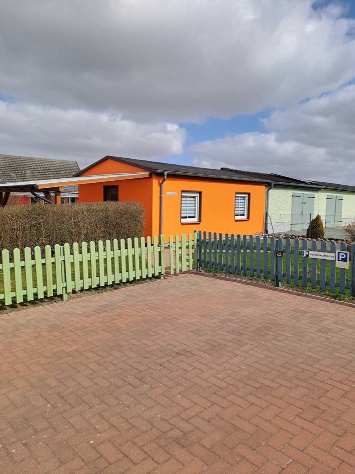 Bungalow für 2 Personen, mit Seeblick und Garten in Mecklenburgische Seenplatte - 2