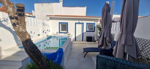 Gîte pour 6 personnes, avec piscine et terrasse à Fronteira