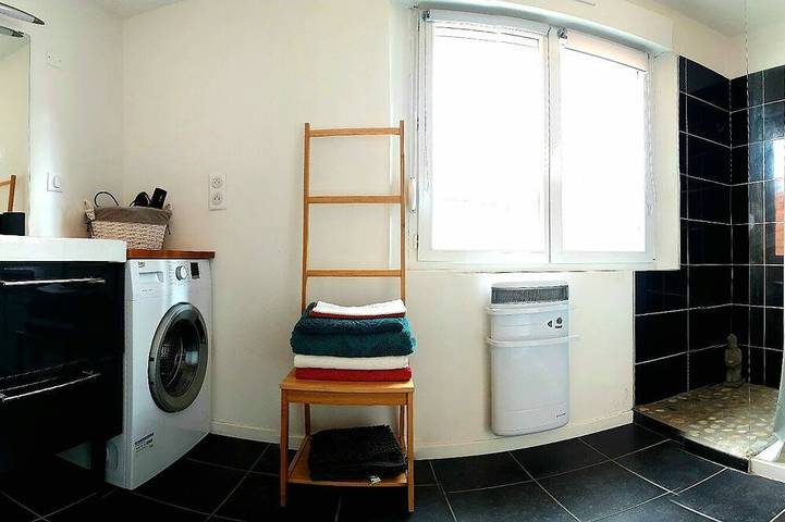 Apartamento entero, Epernevasion: a cozy, air-conditioned apartment right in the heart of downtown Epernay. in Épernay, Marne