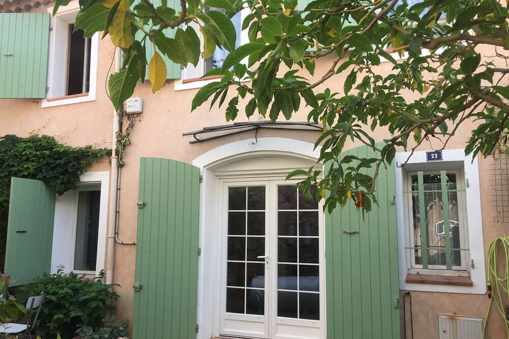 Charming village house, quiet location! in Puget-Ville, Toulon region