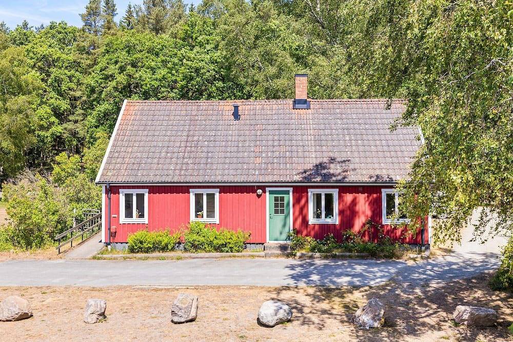 Pet friendly home in Sjöbo with house a panoramic view in Sjöbo und Umgebung