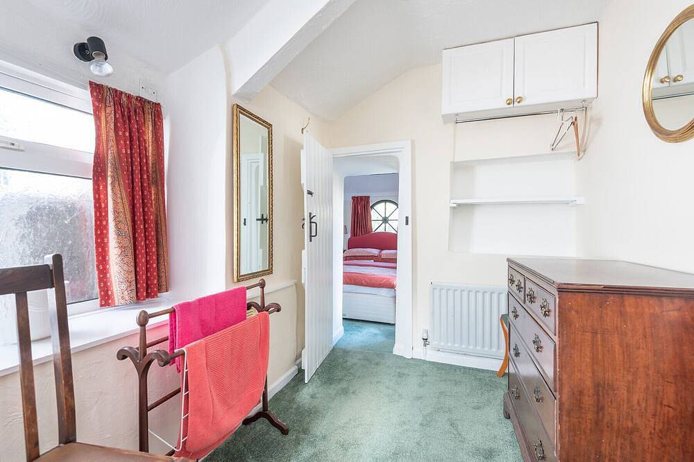 Clovelly Cottage, Crantock, near sandy beaches in Crantock, Cornwall