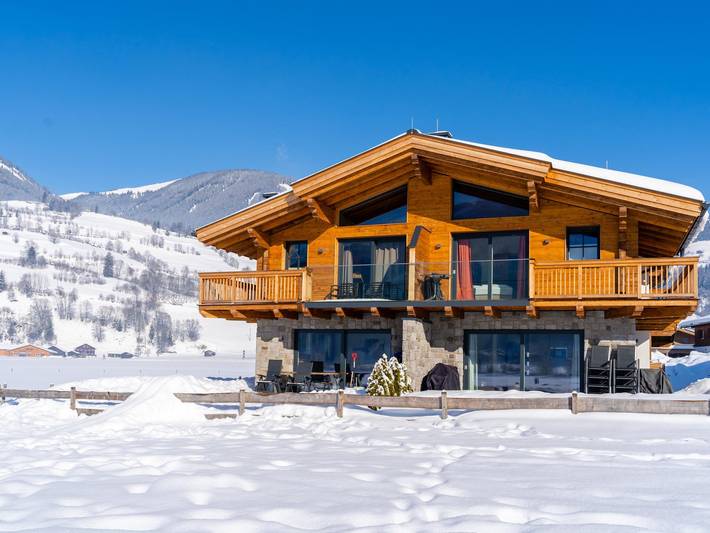 Ferienhaus für 10 Personen, mit Balkon und Terrasse sowie Garten und Sauna in Niedernsill