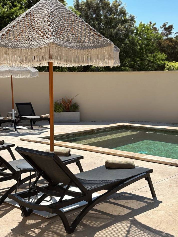 Villa pour 8 personnes, avec terrasse ainsi que piscine et jardin