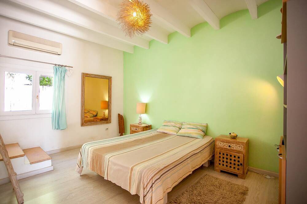 Can Massinet in Playa d'en Bossa, Sant Josep de sa Talaia