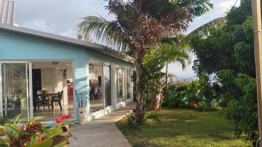 Gîte pour 2 personnes, avec terrasse et jardin dans La Saline (Saint-Paul)