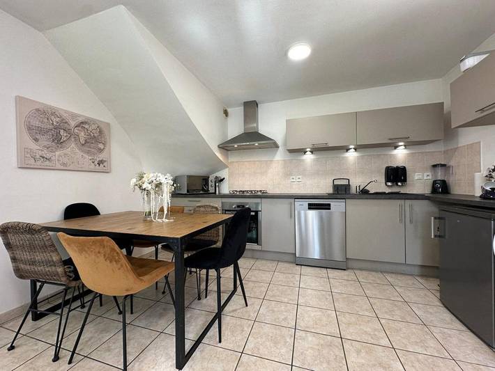Location de vacances pour 6 personnes, avec terrasse ainsi que jardin et jacuzzi à Coubon - 2