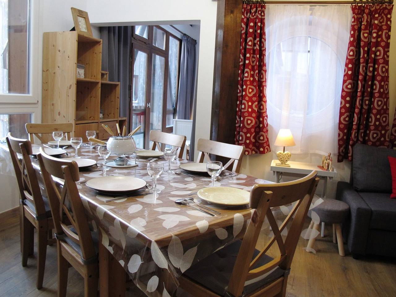 Entire apartment, Stunning Duplex for 8 in Avoriaz - Prime location, internet, close to Esf in Morzine, Les Portes du Soleil