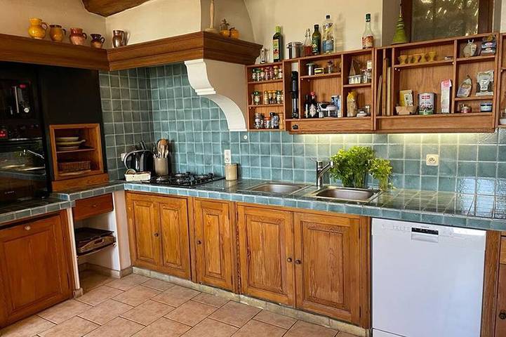 Gîte pour 10 personnes, avec jardin à Cabris - 2