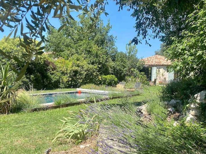 Location de vacances pour 4 personnes, avec jardin et piscine à Le Puy-Sainte-Réparade