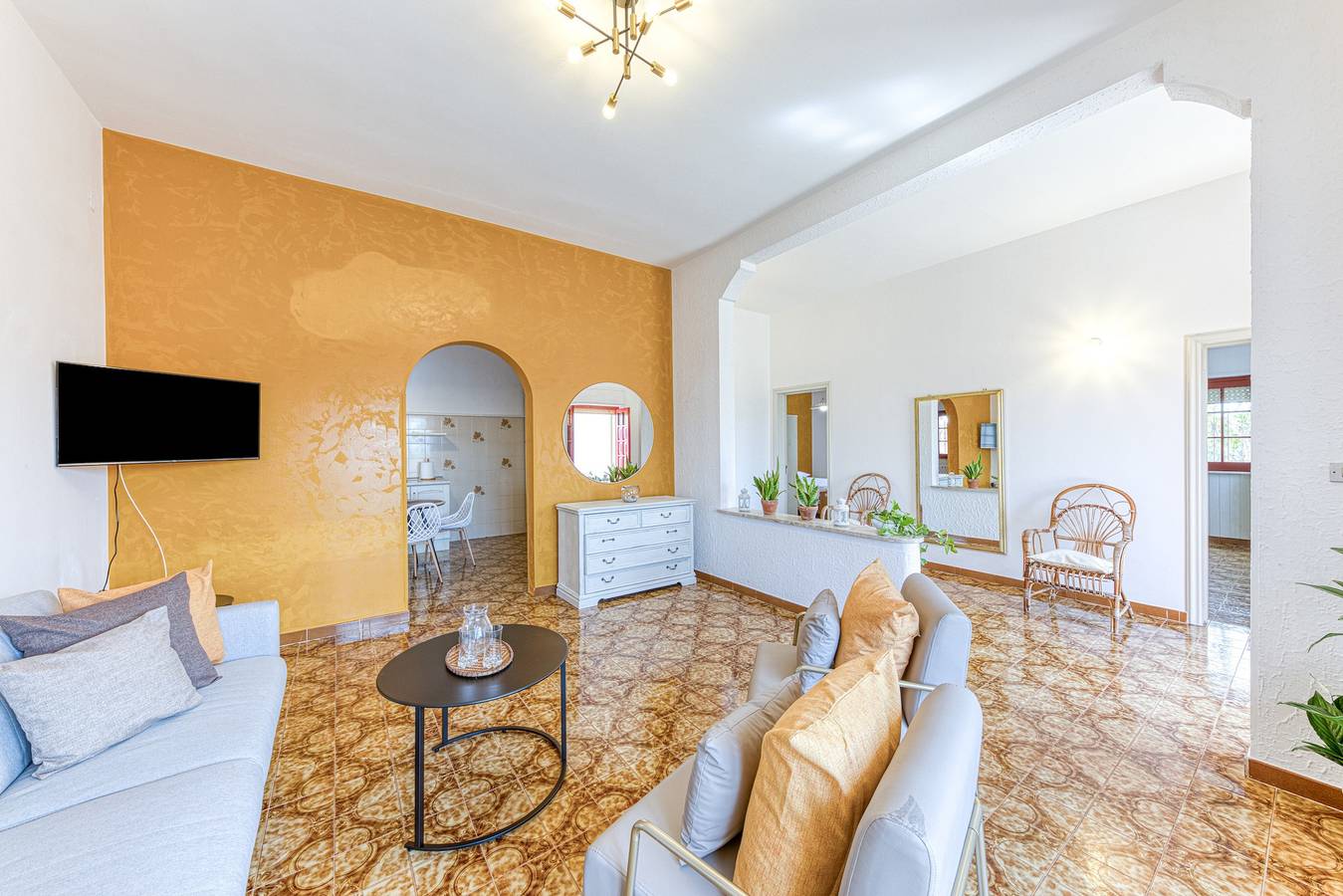 Villa Patrizia con Vista Mare, Wi-Fi e Aria Condizionata in Posto Rosso, Alliste