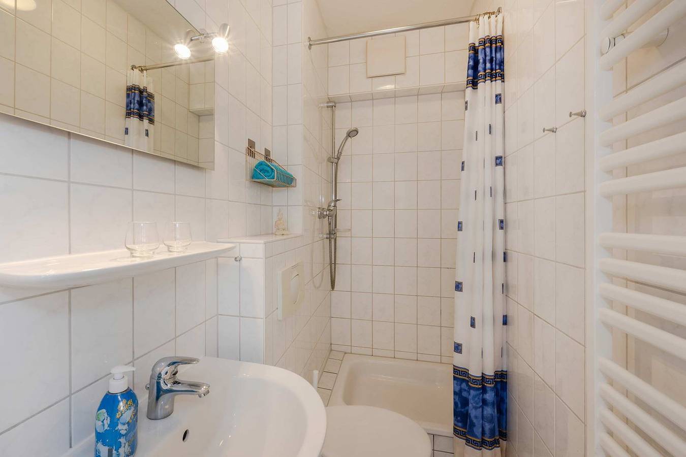 Ganze Wohnung, Gemütliche Ferienwohnung in Zempin mit Balkon – nur 100 m bis zum Strand in Strand Zempin, Zempin