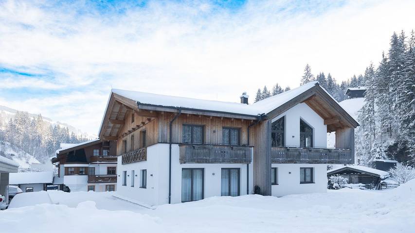 Chalet voor 2 personen, met balkon en sauna in Saalbach-Hinterglemm