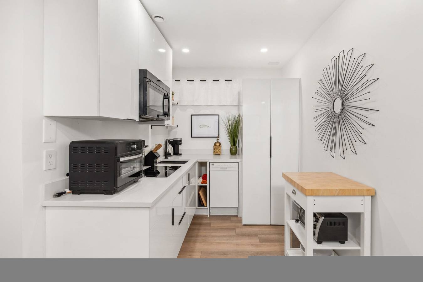 Entire apartment, Stylish 3Br Basement Suite | Quiet Vancouver Area in Vancouver, British Columbia