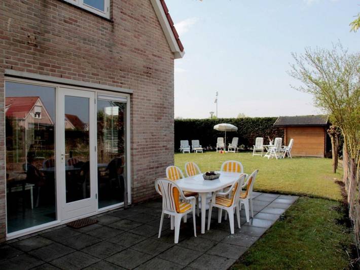 Vacation rental for 6 people, with yard and terrace, with pets in The Netherlands
