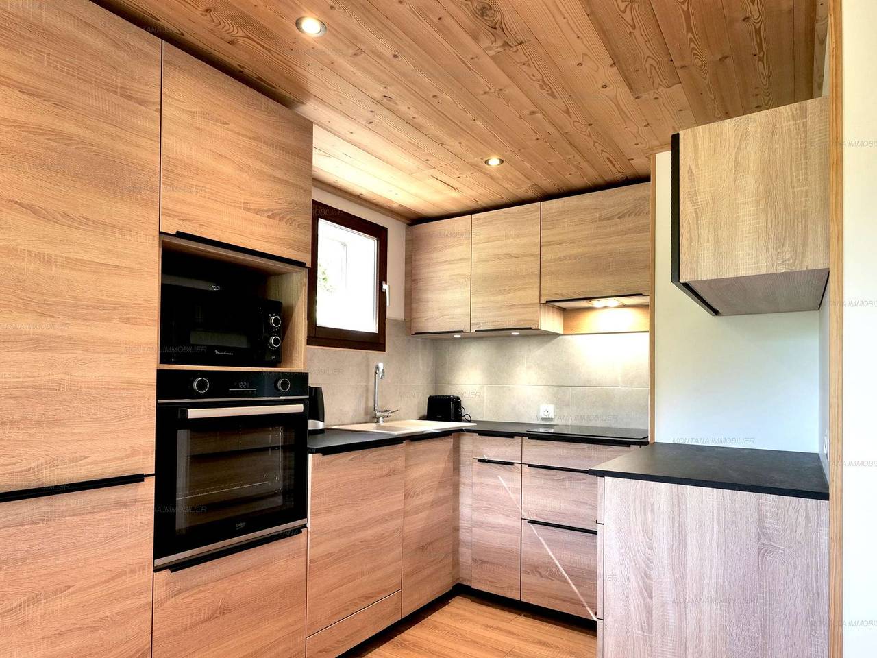 Apartamento entero, Bonito apartamento 3 hab, renovado, 58 m², 5 pers, balcón, aparcamiento in Chinaillon, Le Grand-Bornand