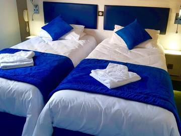 Hôtel pour 2 personnes, avec piscine et terrasse à Puget-Théniers