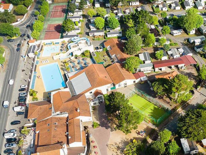 Camping pour 8 personnes, avec Terrasse et Sauna à Saint-Jean-de-Monts