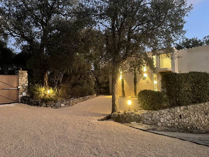 Location de vacances pour 2 personnes, avec jardin et piscine à Le Plan-de-la-Tour - 3