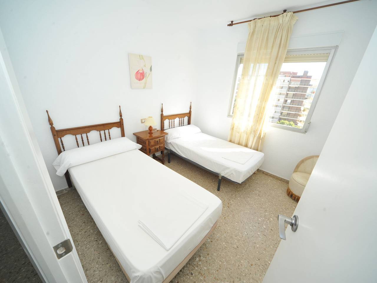 Entire apartment, 4-Bedroom Apartment in Benicàssim with Terrace and Parking in Benicassim, Costa del Azahar