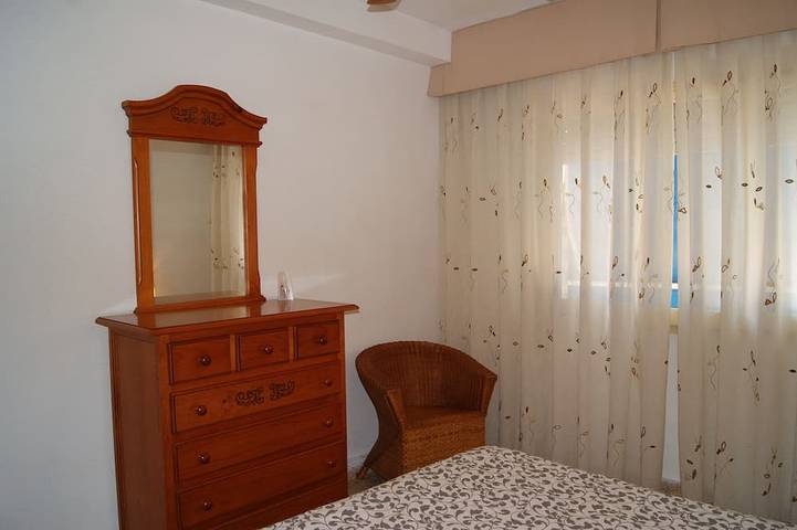 Appartement entier, Playa Delicias, situé à côté du club nautique à 8 km du centre d'Águilas. Wifi in Playa de la Colonia (Águilas), Águilas