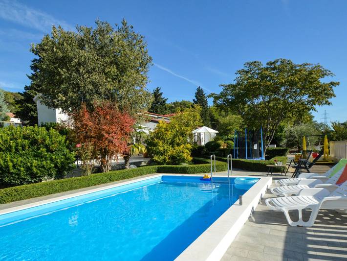 Ferienhaus für 10 Personen, mit Garten und Pool in Sibenik