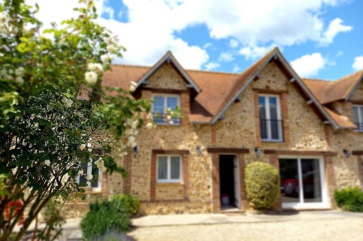 Gîte pour 11 personnes, avec jardin à Le Vieil-Évreux