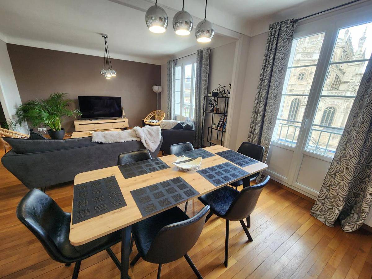 Appartement entier, Two-Bedroom Apartment in Caen, Région de Caen