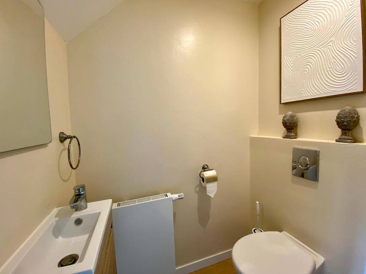 Appartement entier, One-Bedroom Apartment in Valognes, Côte de la Déroute