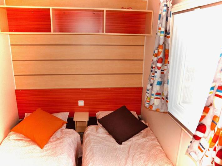 Mobil home pour 4 personnes, avec piscine et terrasse à Méolans-Revel - 3