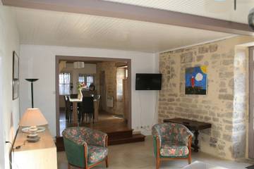 Villa pour 8 Personnes dans Montfaucon (Lot), Parc Naturel Régional des Causses du Quercy, Photo 2