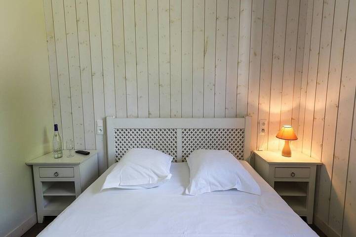 Gîte pour 6 personnes, avec sauna et terrasse ainsi que jacuzzi et piscine à Meyrignac-l'Église - 4
