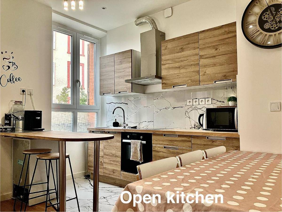 Appartement entier, Paris City-Le Raincy - Facing station - 4 to 8 Pers in Le Raincy, Seine-Saint-Denis