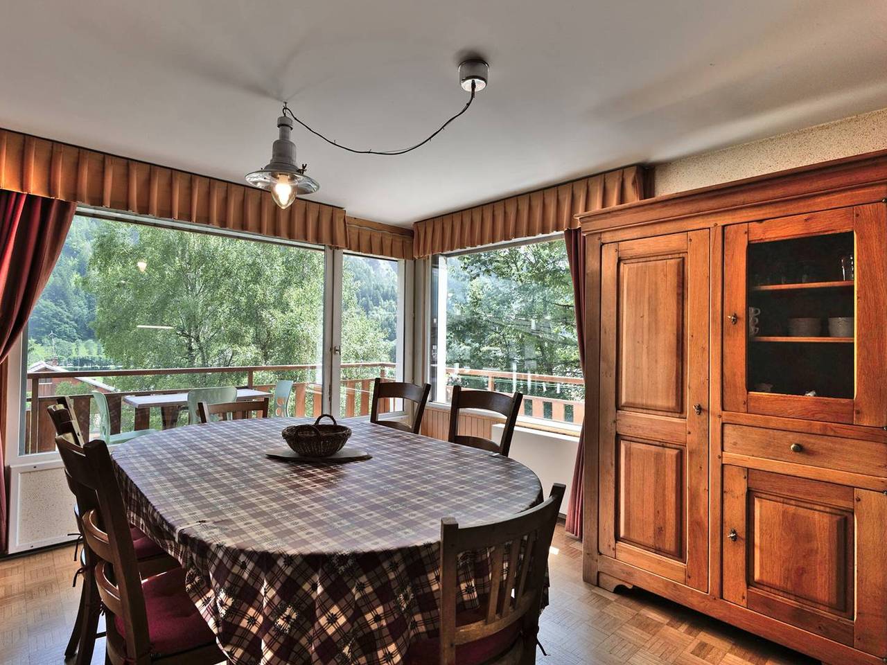 Entire apartment, Spacious apartment in the heart of Grand-Bornand for 6 people in Le Grand-Bornand, Annecy region