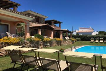 Gîte pour 4 personnes, avec piscine et terrasse à Pittulongu