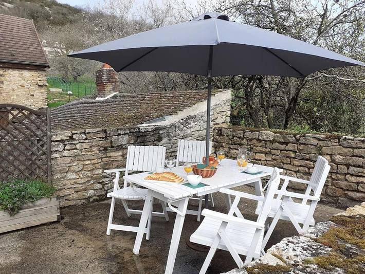 Location de vacances pour 4 personnes, avec vue et jardin à Chassey-le-Camp - 2