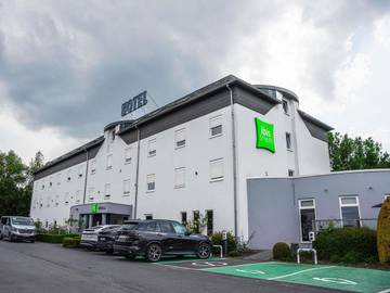 Hôtel pour 4 personnes, avec terrasse dans Gosselies