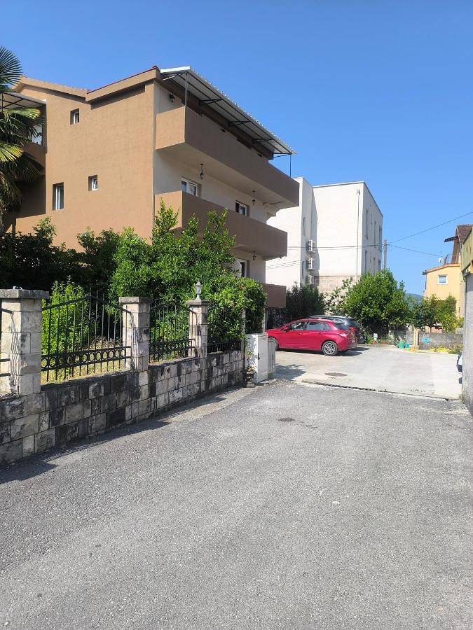 Maison d’hôte pour 4 personnes, avec jardin et vue, adapté aux familles dans Tivat - 4