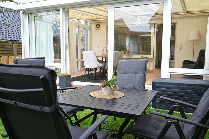 Haus Angelika mit beheiztem Wintergarten für bis zu 4 Personen in Büsum, Kreis Dithmarschen