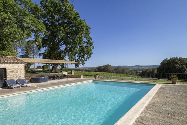 Ferienhaus für 4 Personen, mit Whirlpool und Terrasse sowie Garten in Gard - 2
