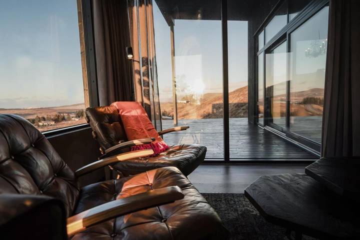 Location de vacances pour 6 personnes, avec terrasse ainsi que jardin et jacuzzi à Mosfellsbær