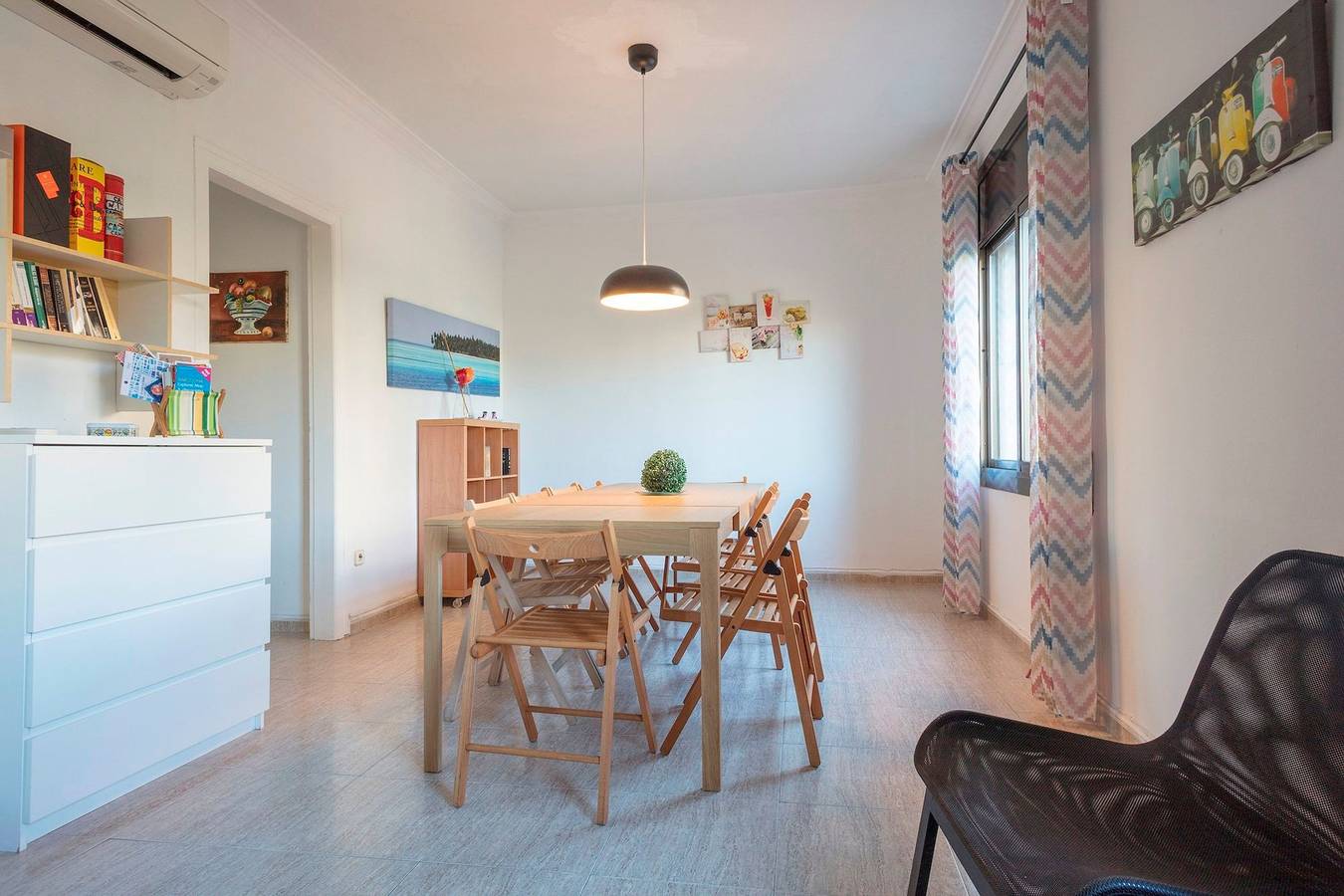 Entire apartment, Tarradellas_3, Para 14 Personas, muy cerca Estació de Sants, llegada tren aeropuerto, muy bien comunicado y rodeado de comercios y restaurants in Barcelona Centre, Barcelona