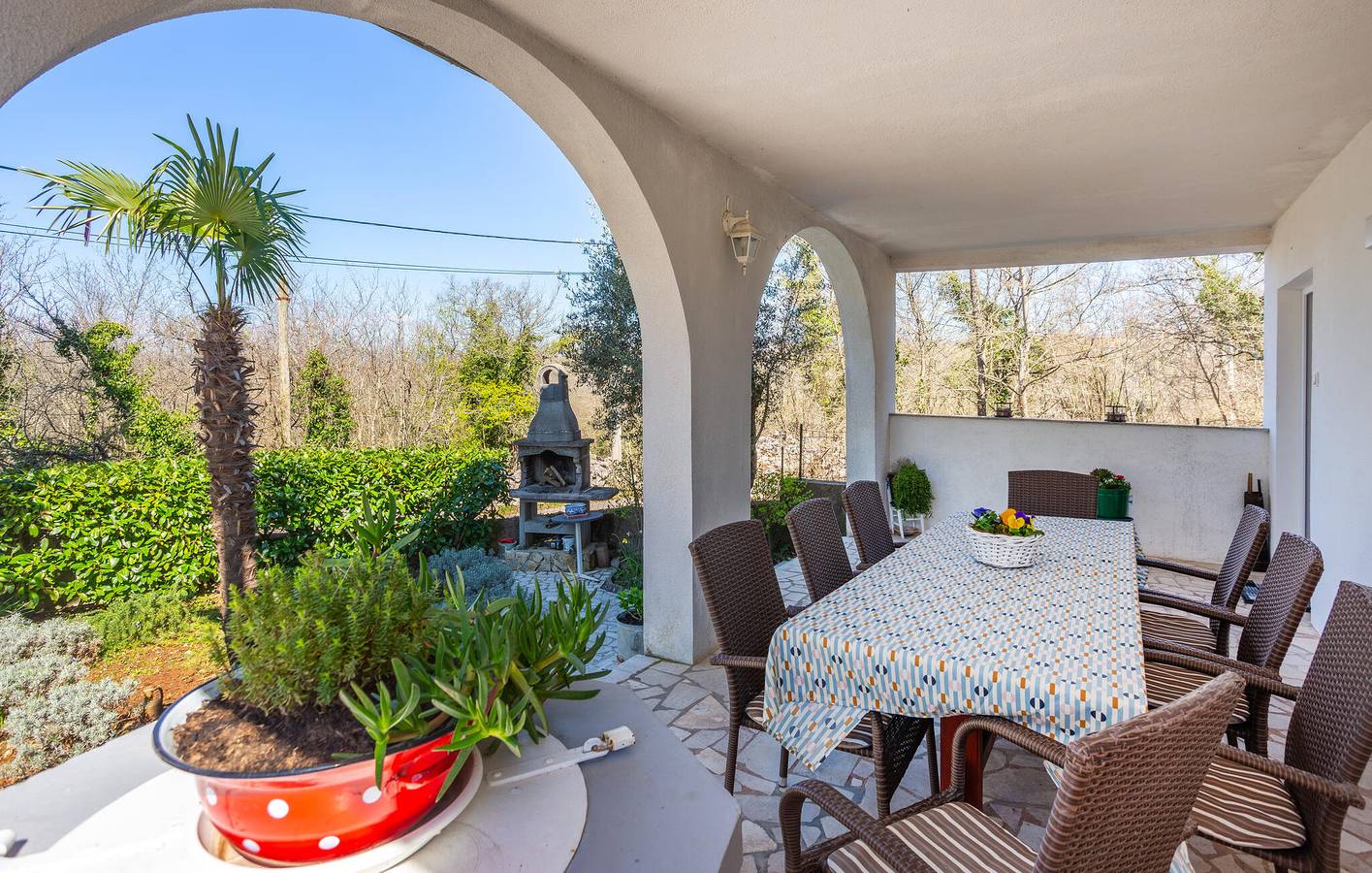 Gemütlich, nur 2 km vom Strand entfernt: WLAN, Klimaanlage, Parkplatz, Terrasse und mehr! in Županje, Silo (Krk)