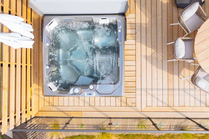 Gîte pour 6 personnes, avec jacuzzi ainsi que jardin et terrasse à Plouider - 3